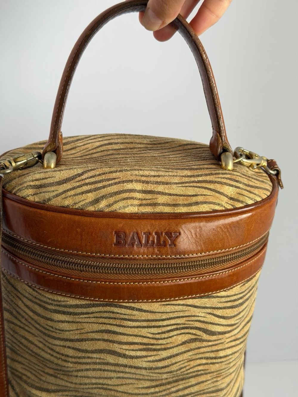 Vintage Bally Classic 3-Way Zebra Pattern Vanity Bucket Bag - Picture 5 of 13